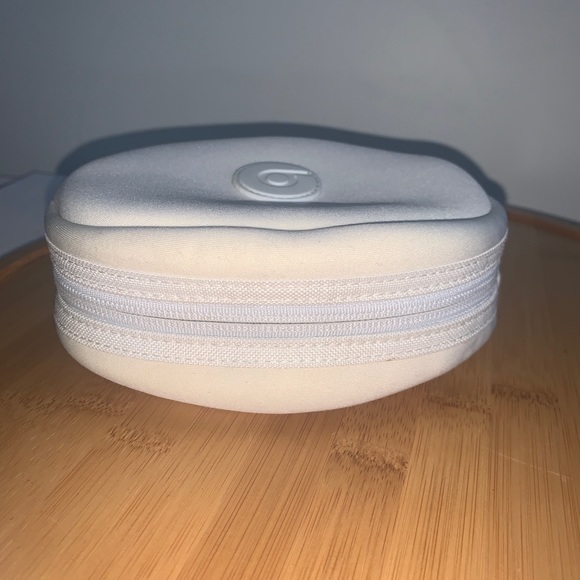 OEM Beats by Dr. Dre Headphones Solo HD Matte Solo2/3 White Carrying Travel Case - Picture 4 of 5